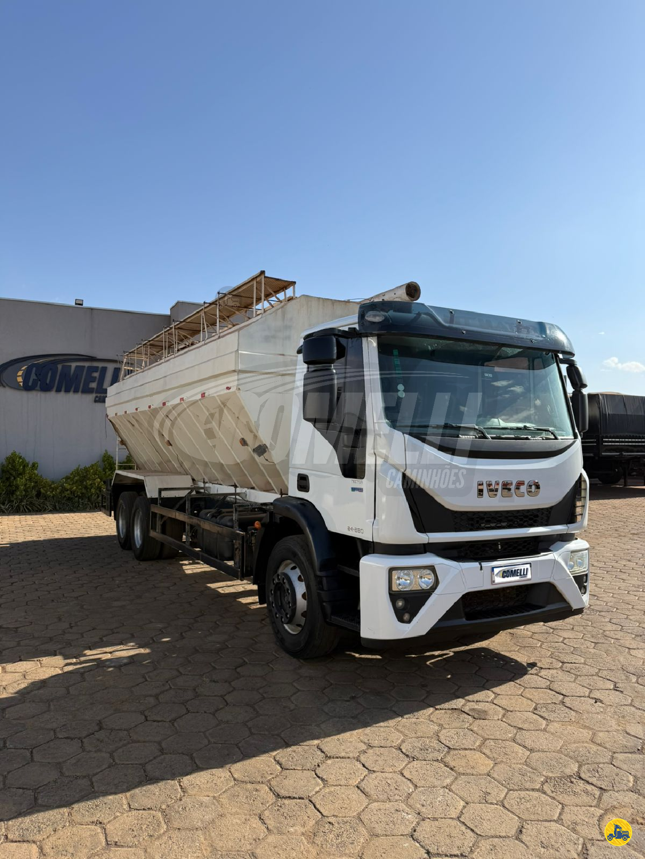 CAMINHAO IVECO TECTOR 24 280 Silo Cavalo 6x2 Comelli Caminhões RIO VERDE GOIAS GO